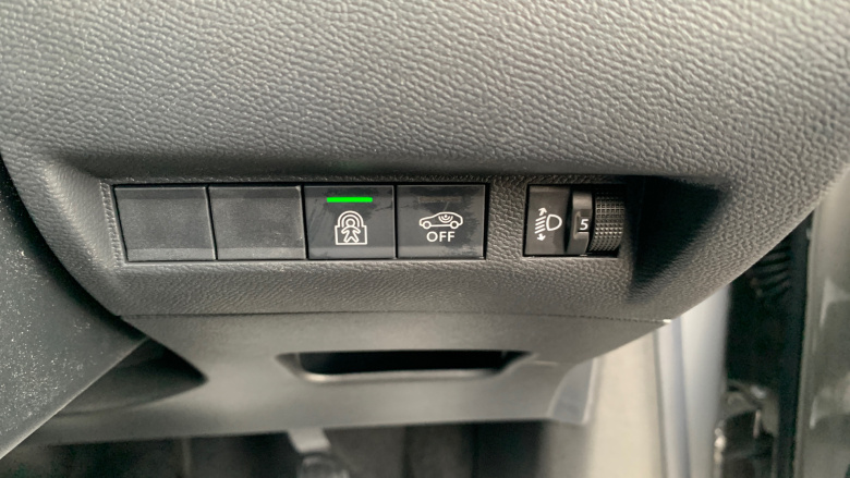 Peugeot 208 1.2 Hybrid 110 Allure 5dr e-DSC6 Petrol Hatchback